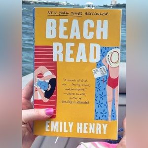 Emily Henry - Beach Read